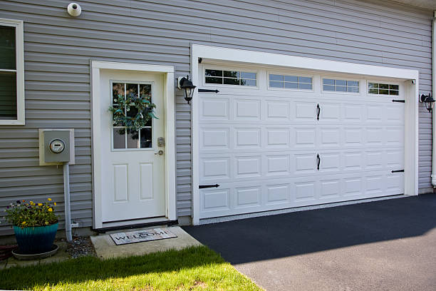 24/7 Emergency Garage Door Panel Replacement experts in Ronceverte, WV